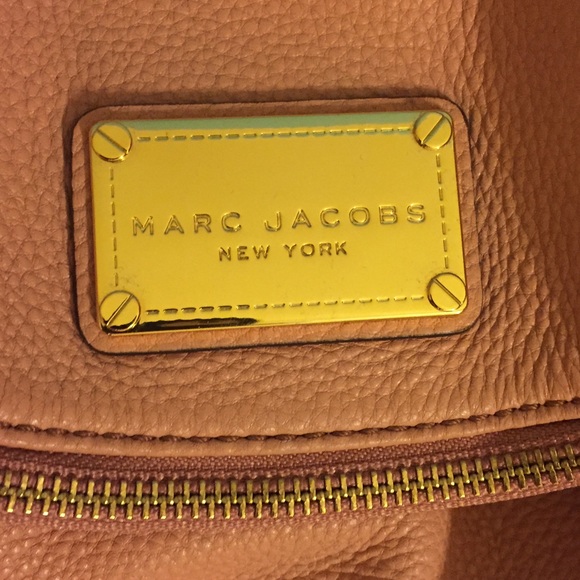 MARC JACOBS large CLASSIC MESSENGER BAG- EUC - Picture 4 of 9